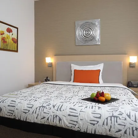 Hotel In 4*