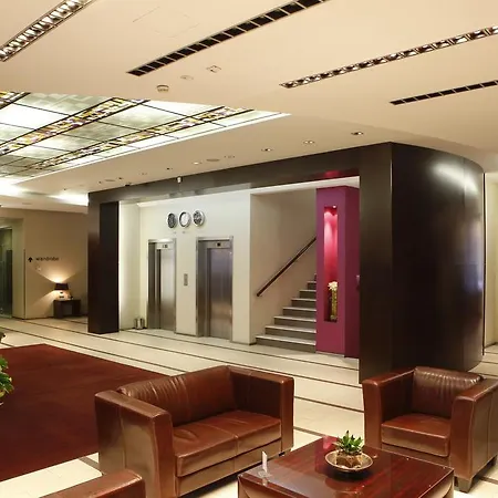 In Hotel 4*
